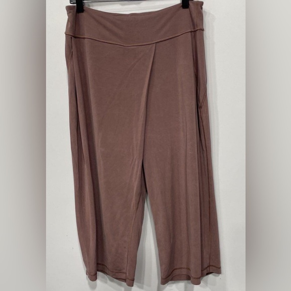 Lululemon Brown Wide-Leg Cropped Pants - Picture 1 of 4